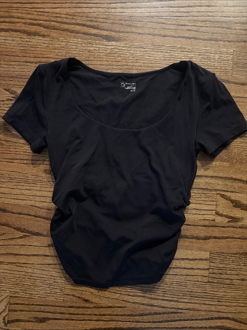 Scoop Neck Short Sleeve Tee in Black